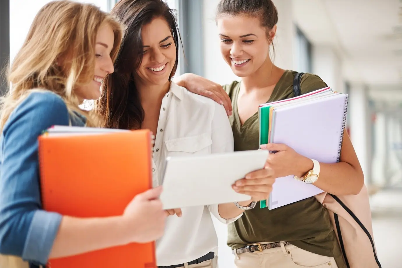 Lass uns sehen, wo wir eine Vorlesung haben.